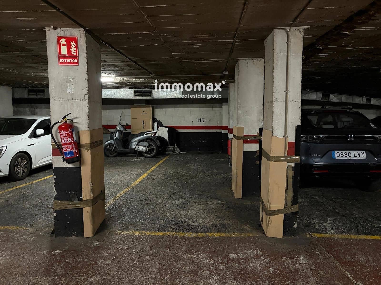 Garage til salg i Barcelona by - € 11.800 (Ref: 9943742)