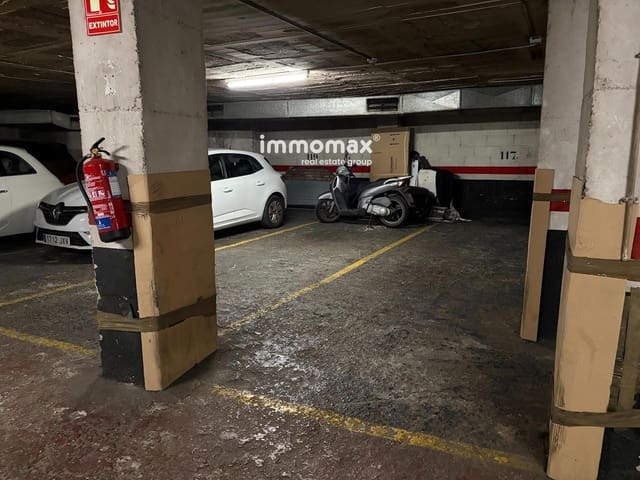 Garage til salg i Barcelona by - € 11.800 (Ref: 9943742)