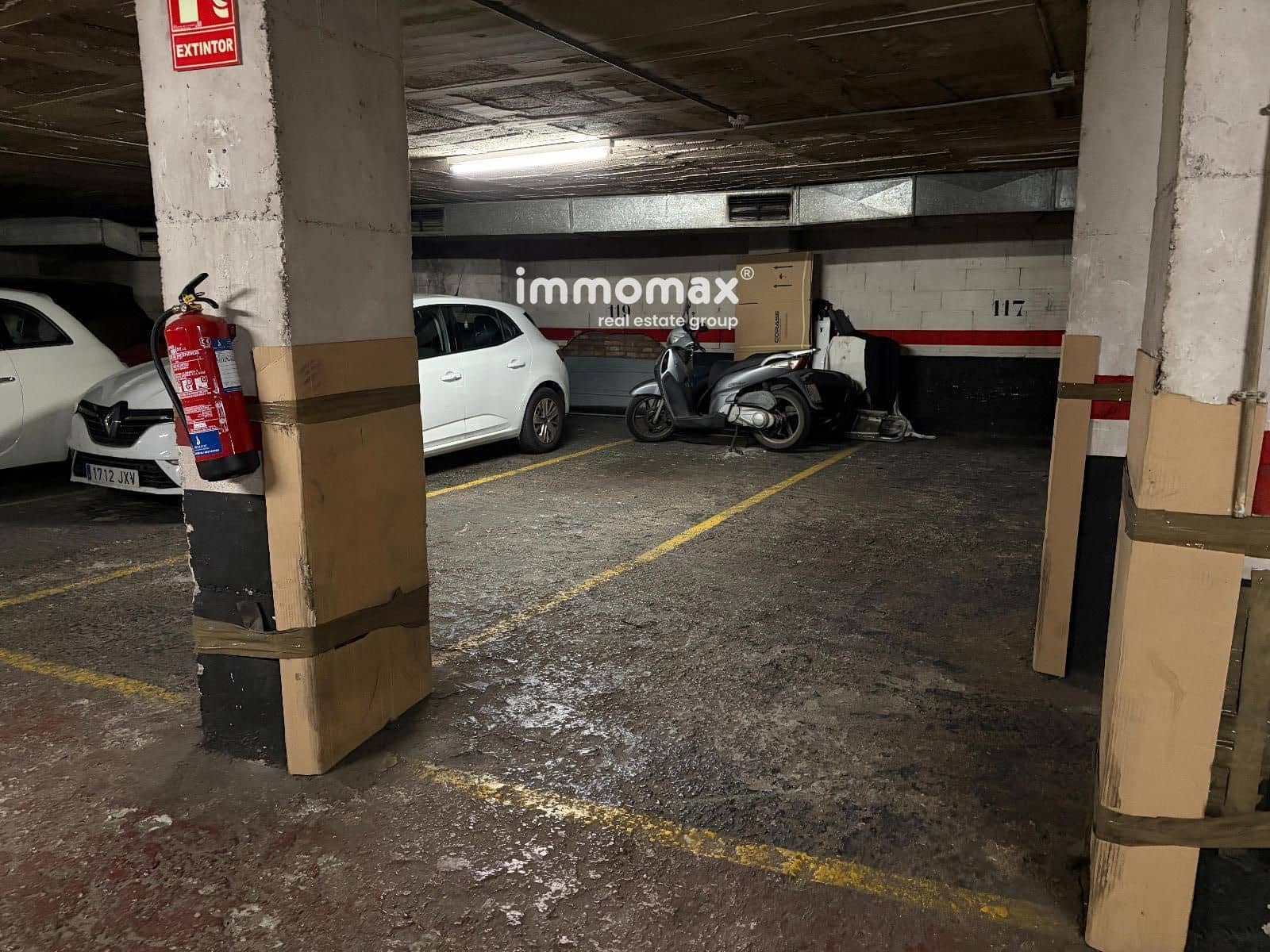 Garage til salg i Barcelona by - € 11.800 (Ref: 9944927)
