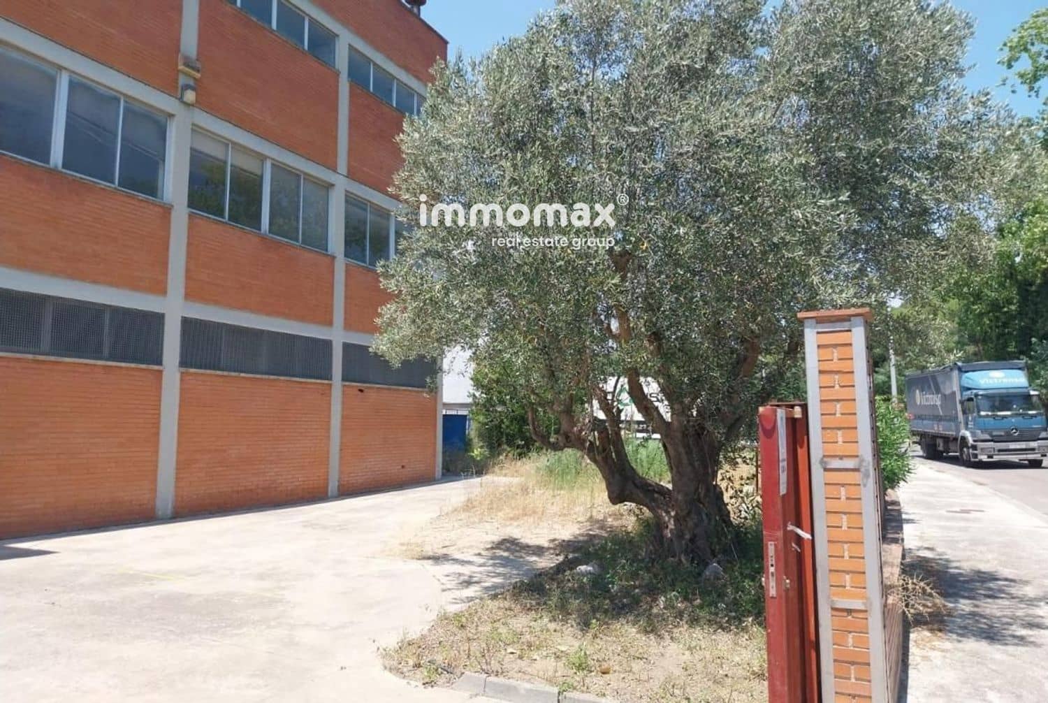 Commerciale da affittare in Granollers con garage - 5.000 € (Rif: 9950342)