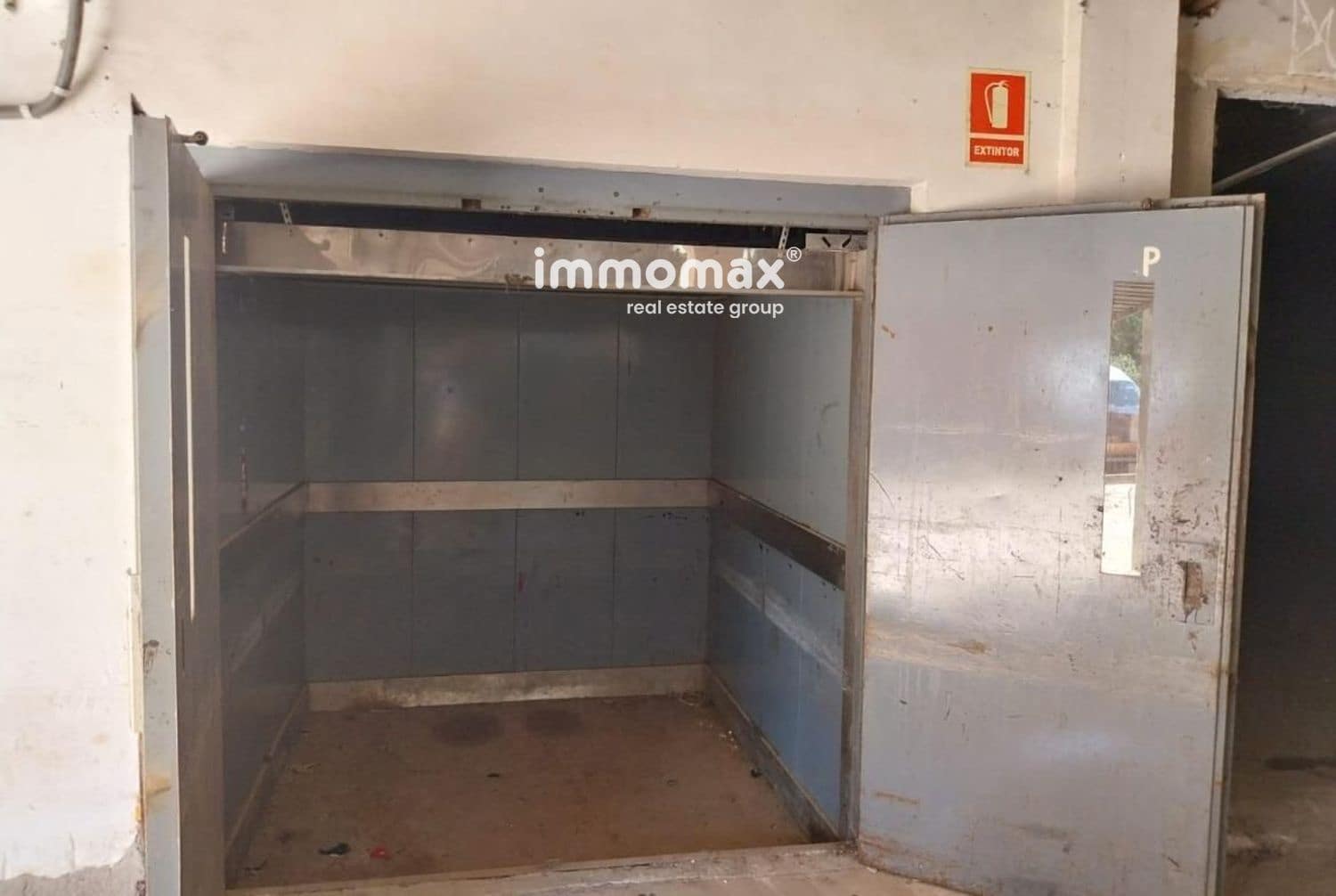 Commerciale da affittare in Granollers con garage - 5.000 € (Rif: 9950342)