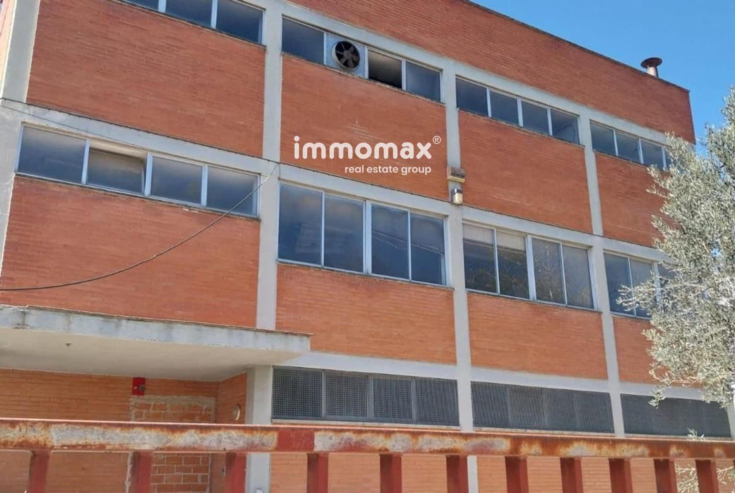 Commerciale da affittare in Granollers con garage - 5.000 € (Rif: 9950342)