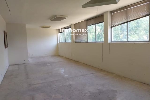 Commerciale da affittare in Granollers con garage - 5.000 € (Rif: 9950342)