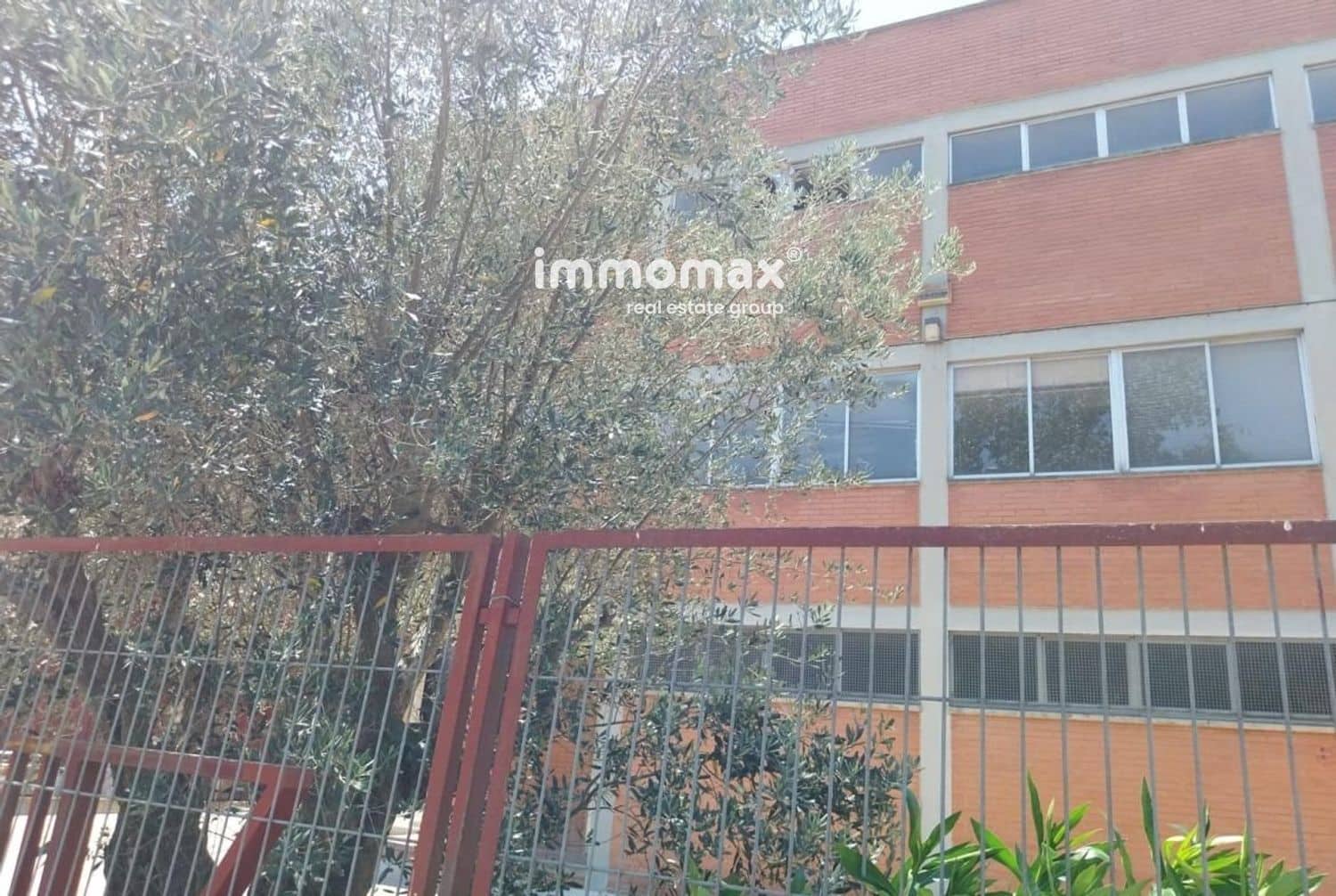 Commerciale da affittare in Granollers con garage - 5.000 € (Rif: 9950342)