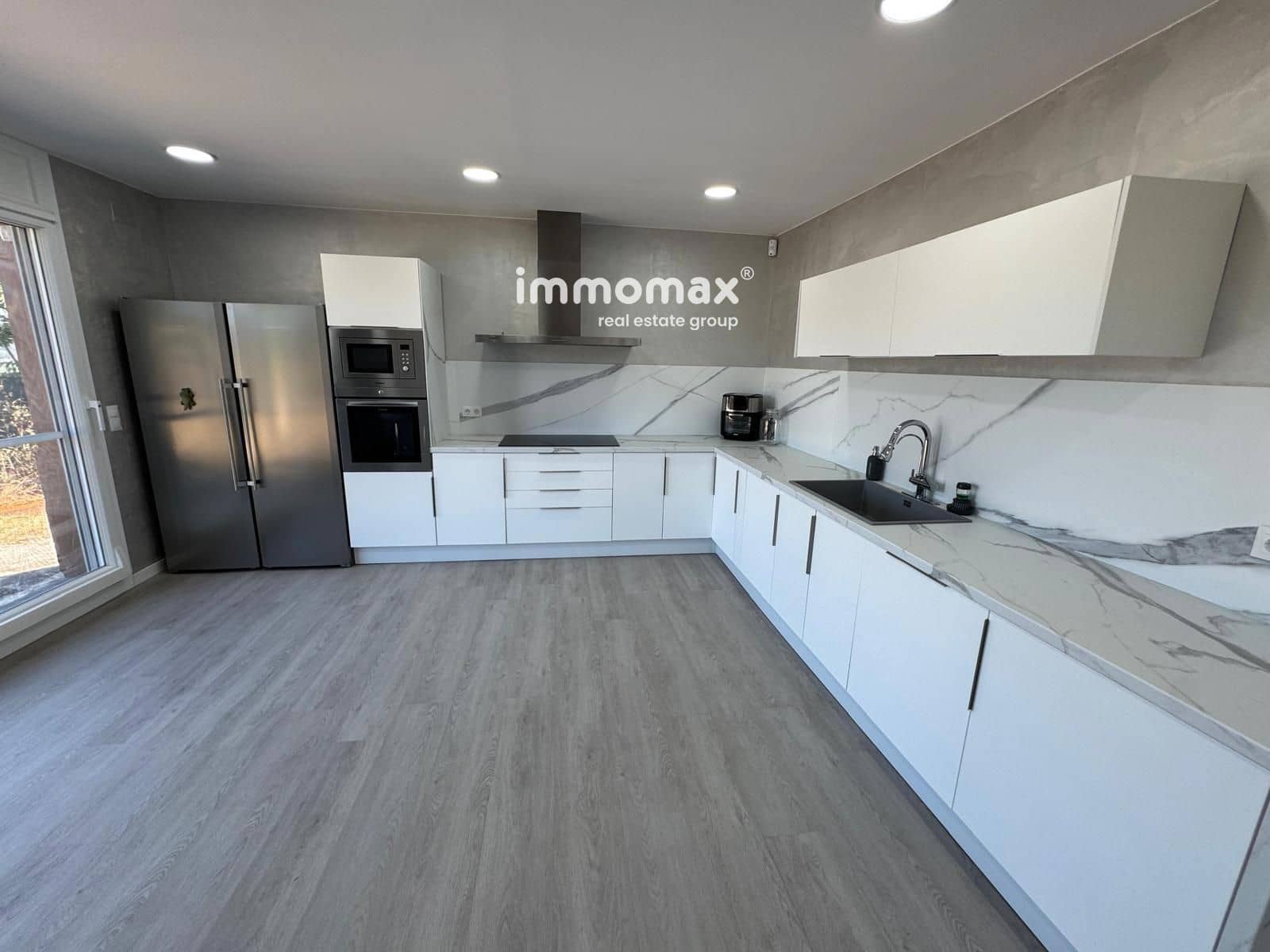 3 bedroom Villa for sale in Vallirana with garage - € 452,000 (Ref: 9950343)