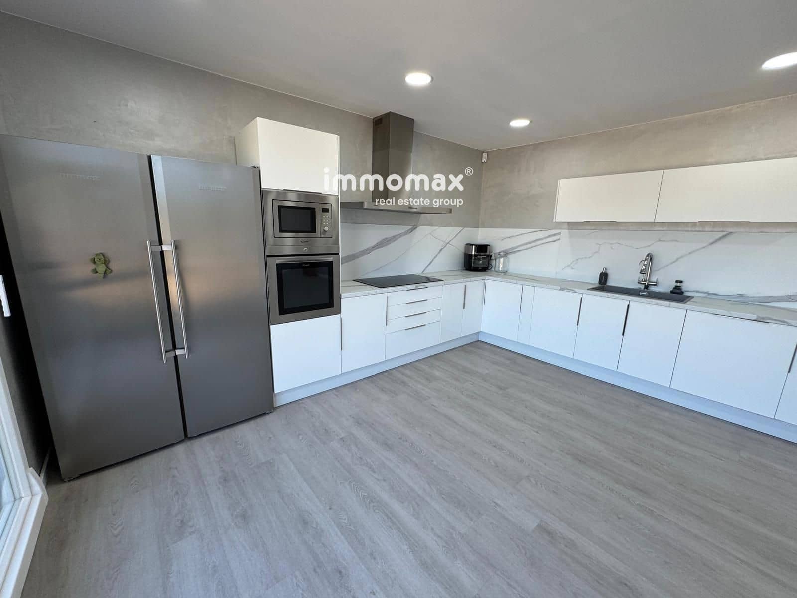 3 bedroom Villa for sale in Vallirana with garage - € 452,000 (Ref: 9950343)