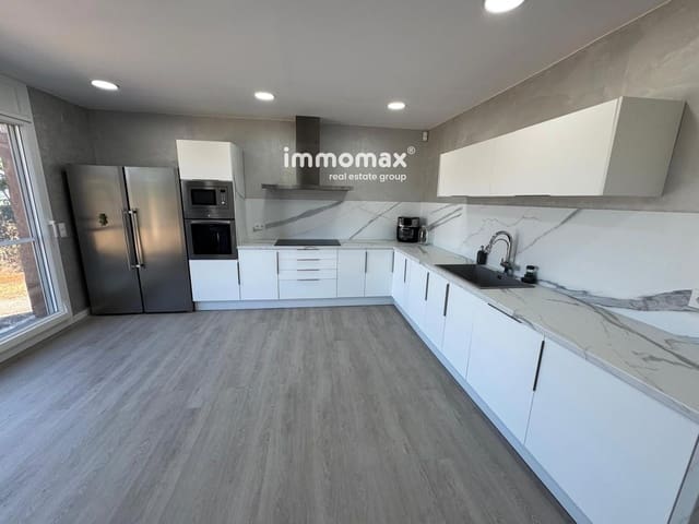 3 soveværelse Villa til salg i Vallirana med garage - € 452.000 (Ref: 9950343)