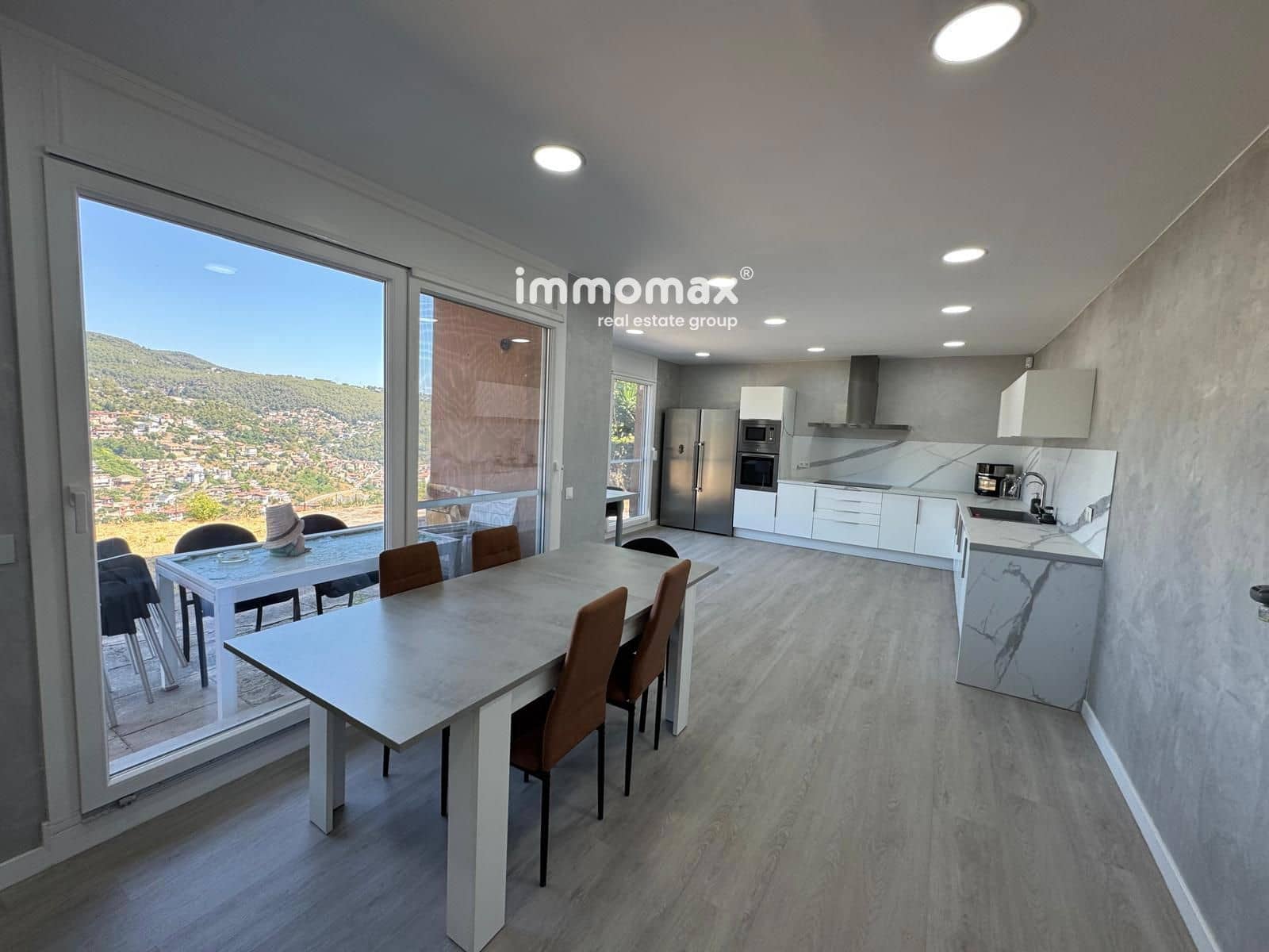3 bedroom Villa for sale in Vallirana with garage - € 452,000 (Ref: 9950343)