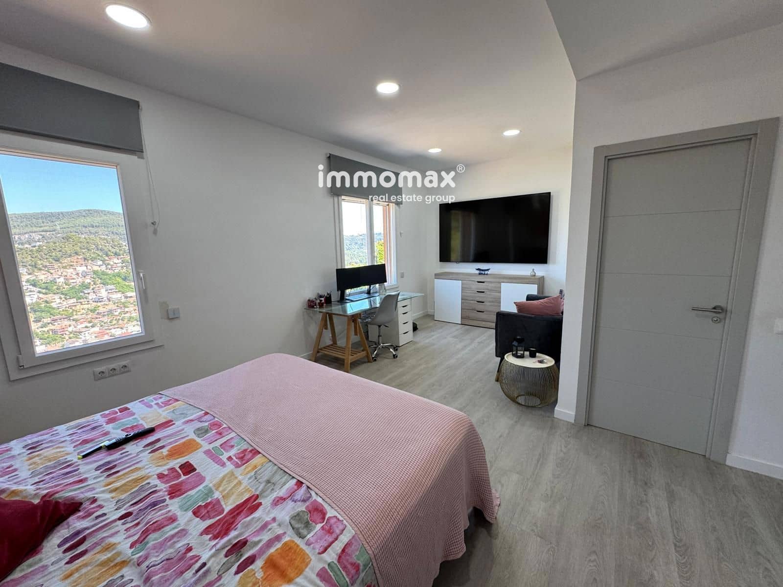 3 bedroom Villa for sale in Vallirana with garage - € 452,000 (Ref: 9950343)