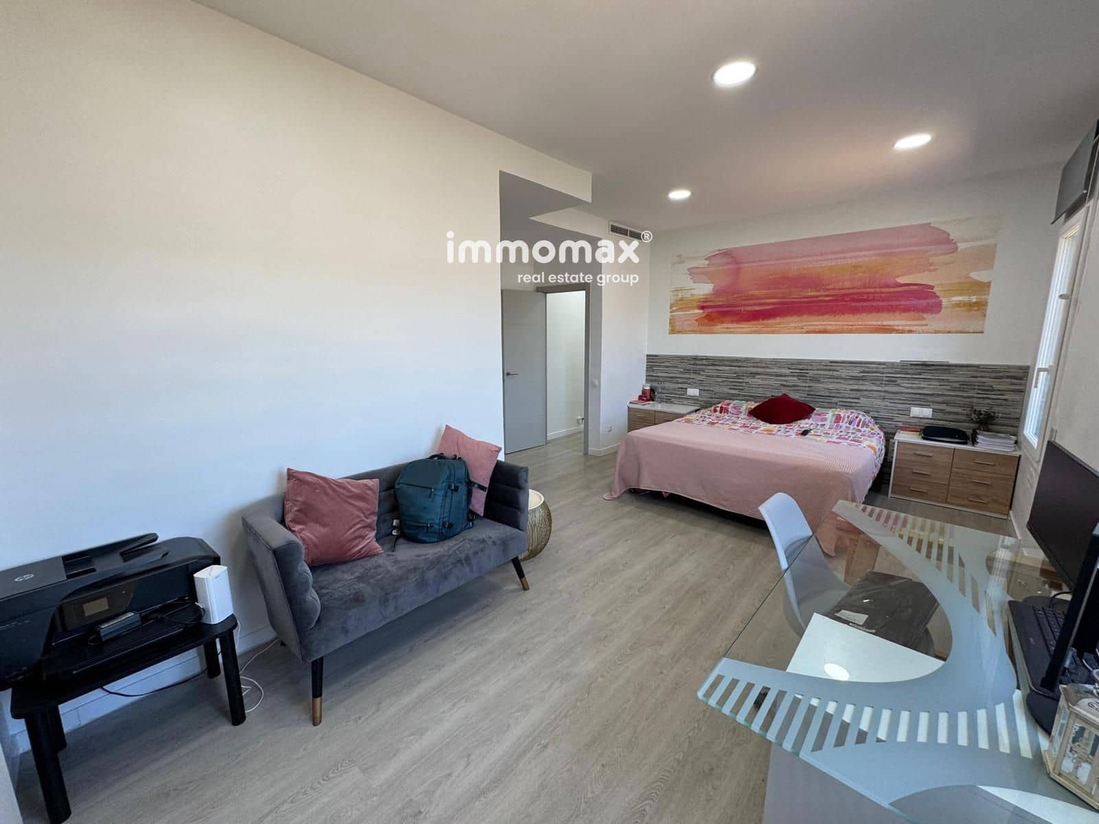 3 bedroom Villa for sale in Vallirana with garage - € 452,000 (Ref: 9950343)