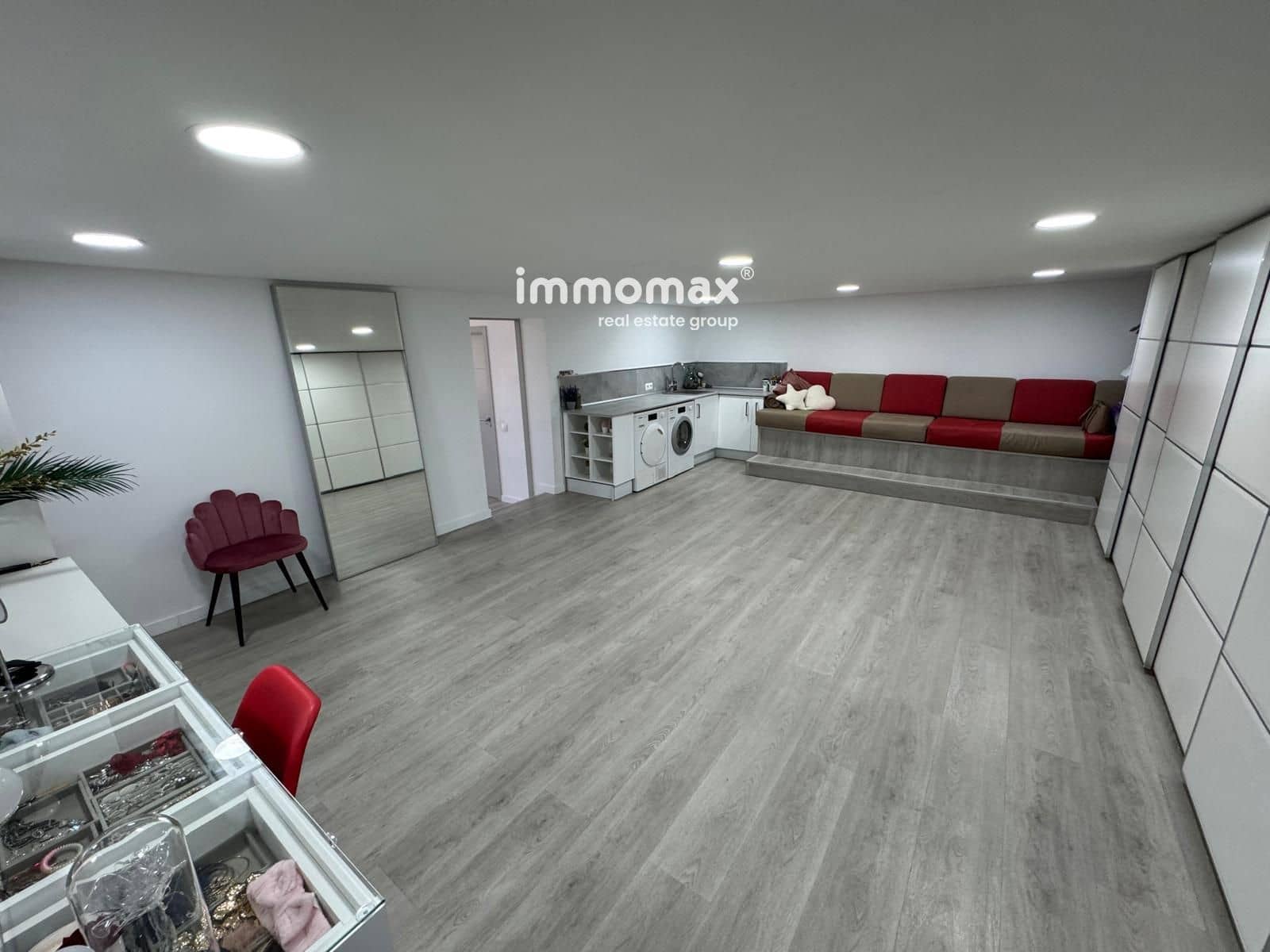 3 bedroom Villa for sale in Vallirana with garage - € 452,000 (Ref: 9950343)