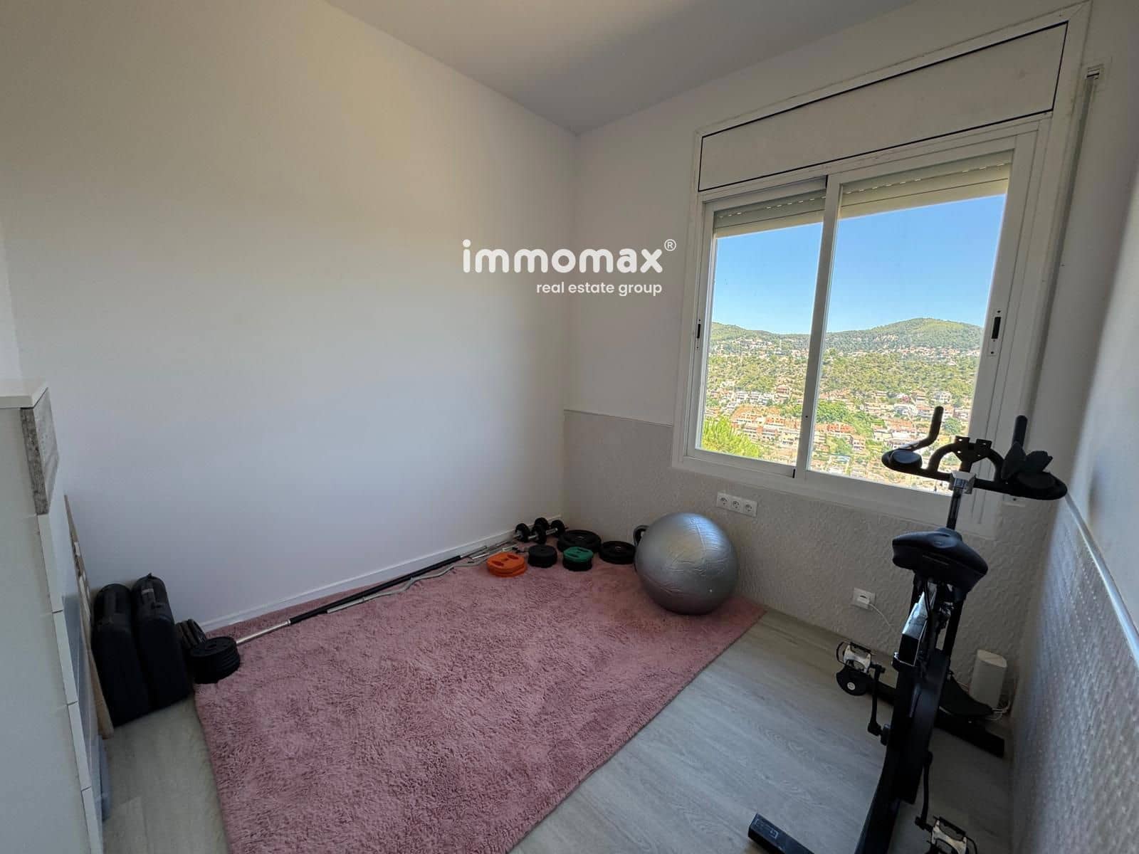 3 bedroom Villa for sale in Vallirana with garage - € 452,000 (Ref: 9950343)