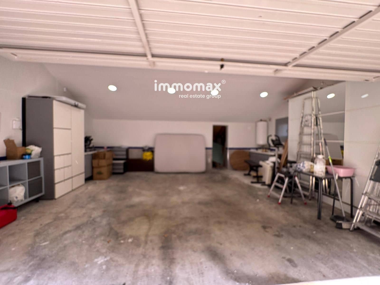 3 bedroom Villa for sale in Vallirana with garage - € 452,000 (Ref: 9950343)