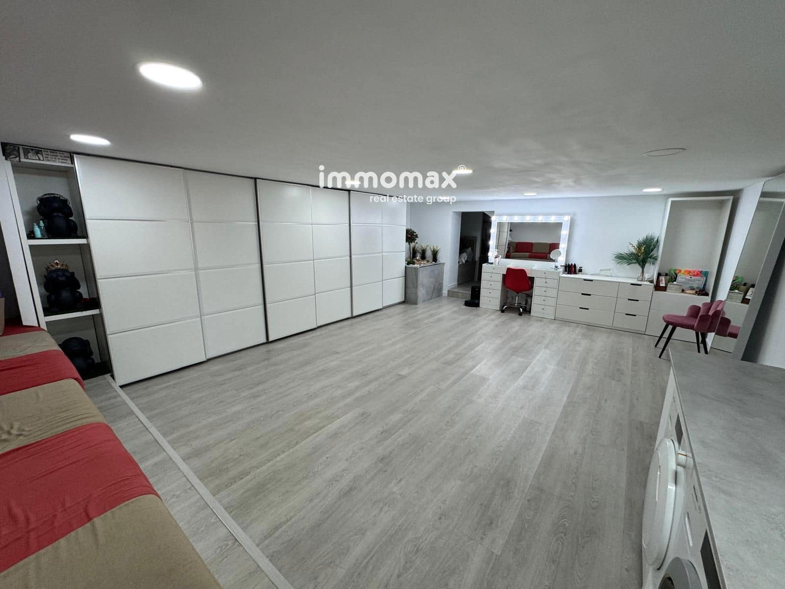 3 bedroom Villa for sale in Vallirana with garage - € 452,000 (Ref: 9950343)