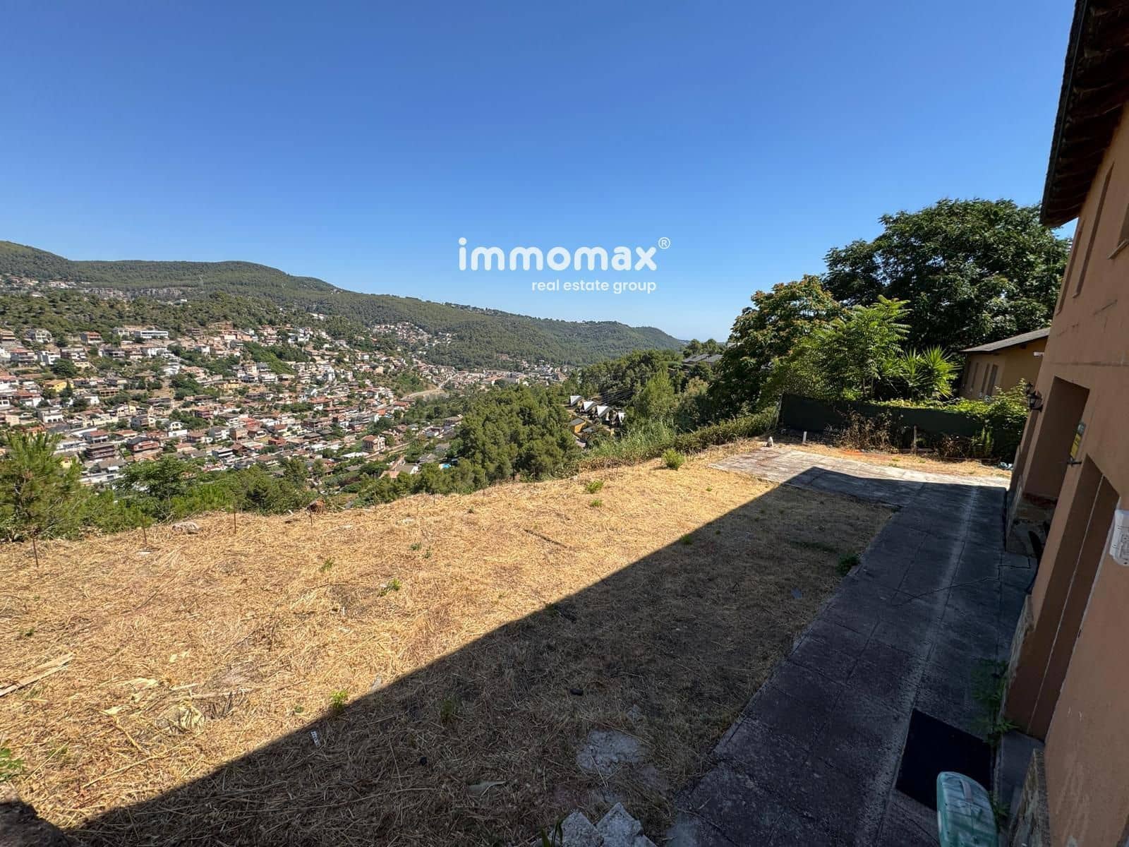 3 bedroom Villa for sale in Vallirana with garage - € 452,000 (Ref: 9950343)