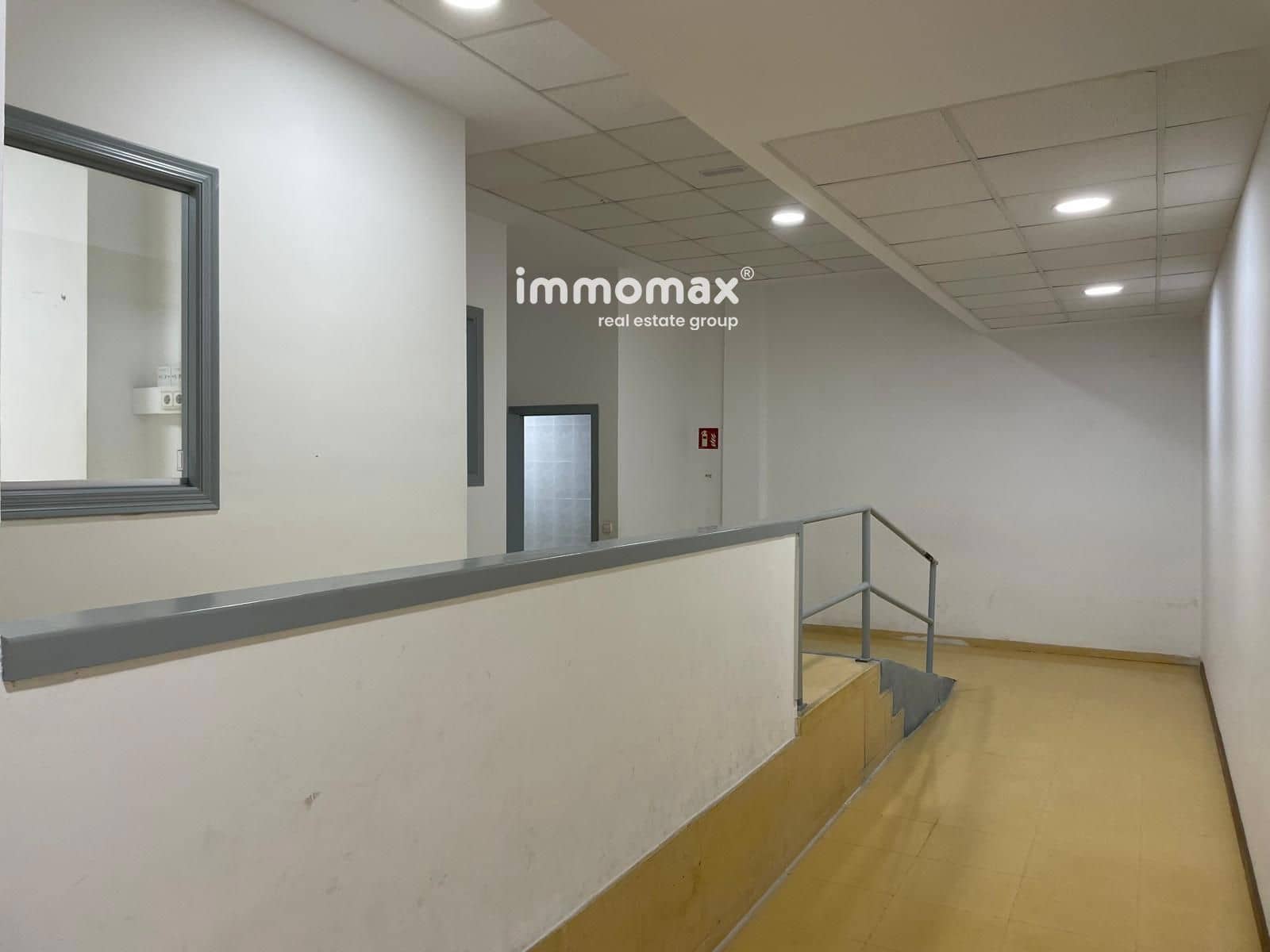 Commercial for sale in Tortosa - € 350,000 (Ref: 9953065)