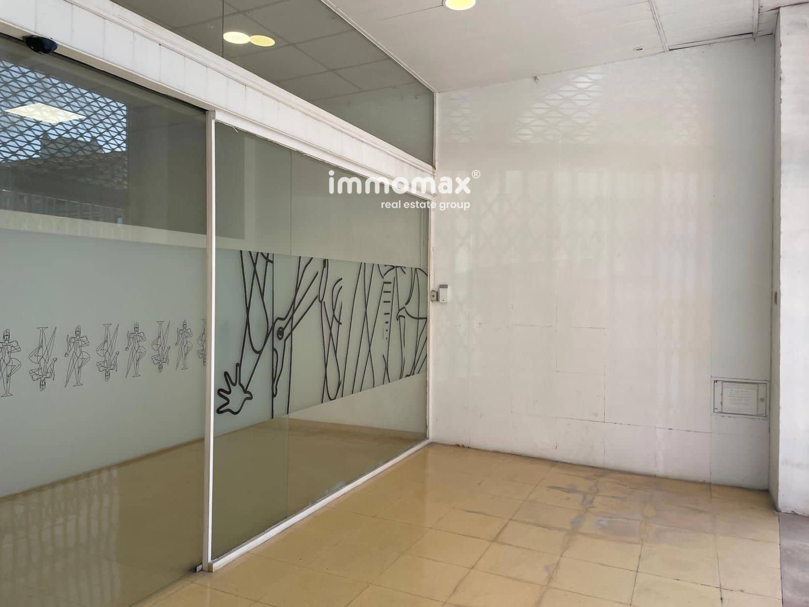 Commercial for sale in Tortosa - € 350,000 (Ref: 9953065)