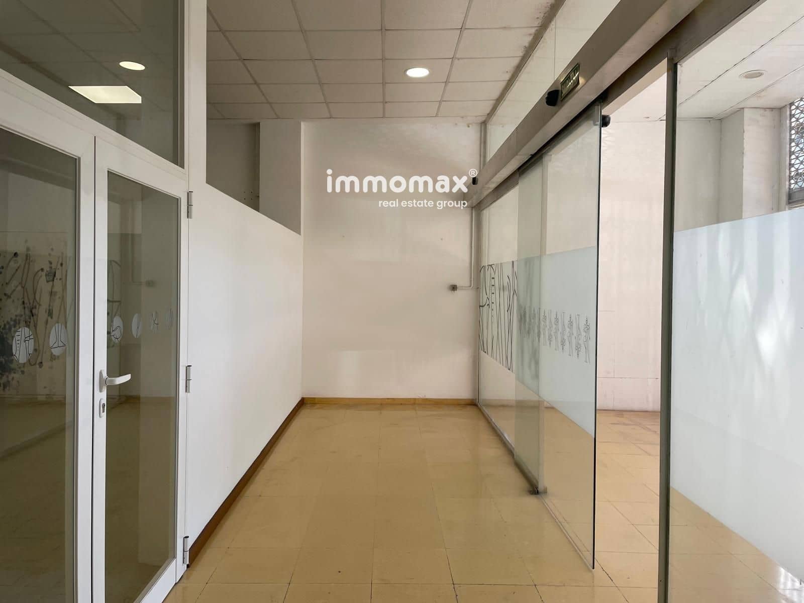 Commercial for sale in Tortosa - € 350,000 (Ref: 9953065)