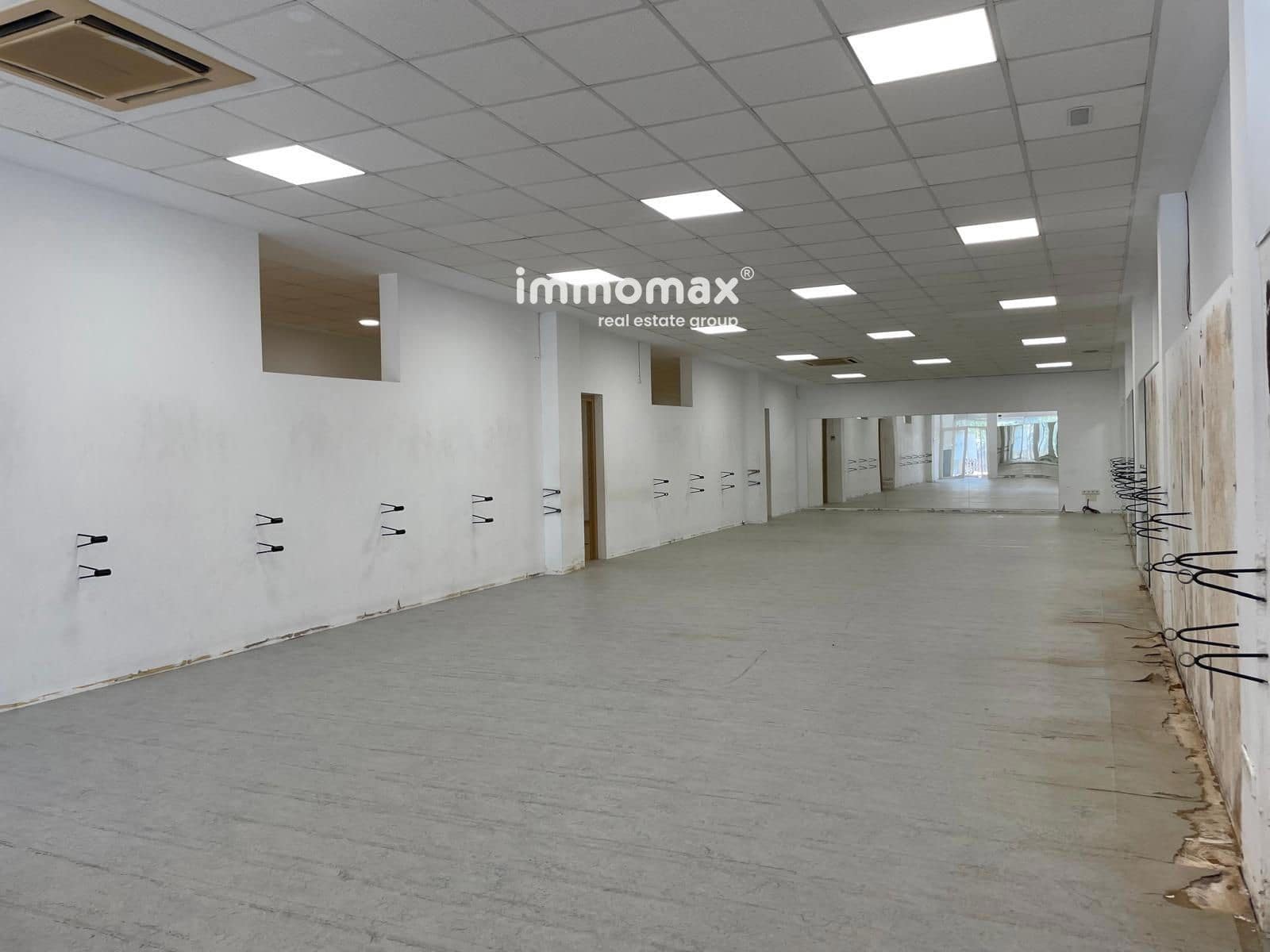 Commercial for sale in Tortosa - € 350,000 (Ref: 9953065)