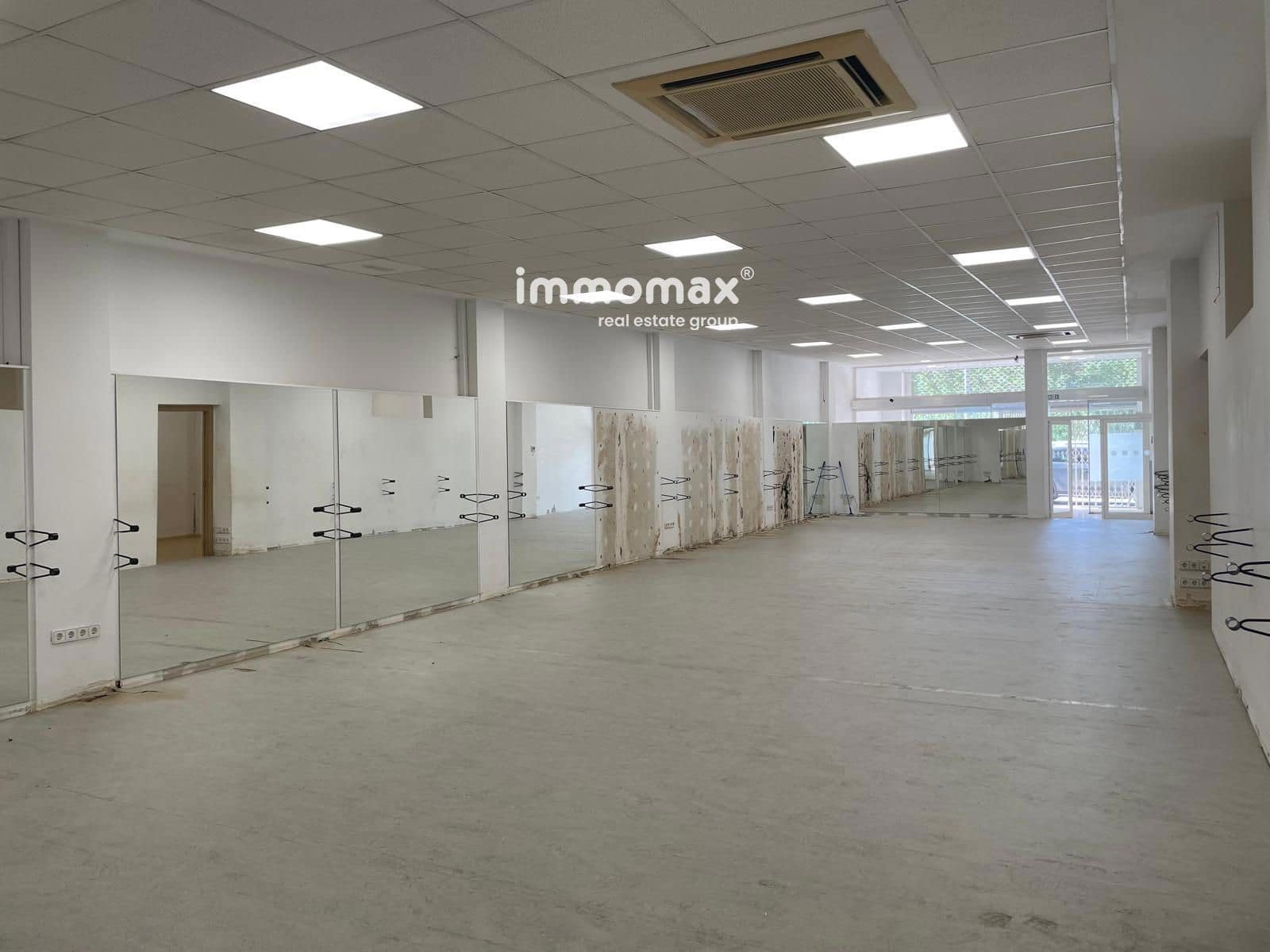 Commercial for sale in Tortosa - € 350,000 (Ref: 9953065)