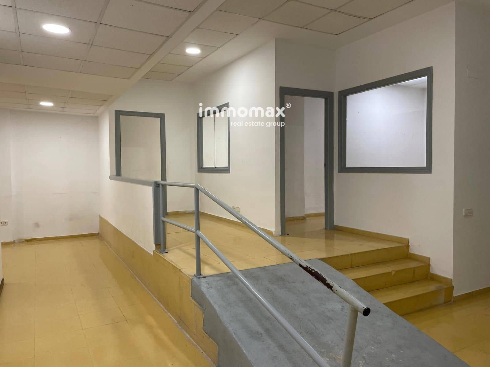 Commercial for sale in Tortosa - € 350,000 (Ref: 9953065)