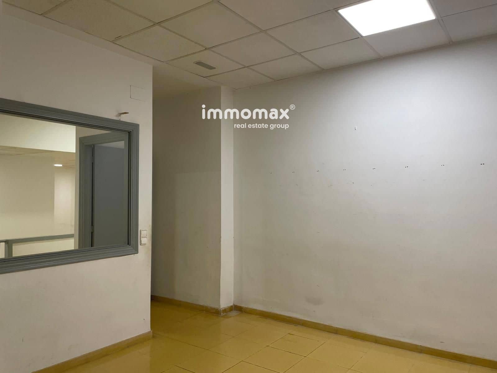 Commercial for sale in Tortosa - € 350,000 (Ref: 9953065)