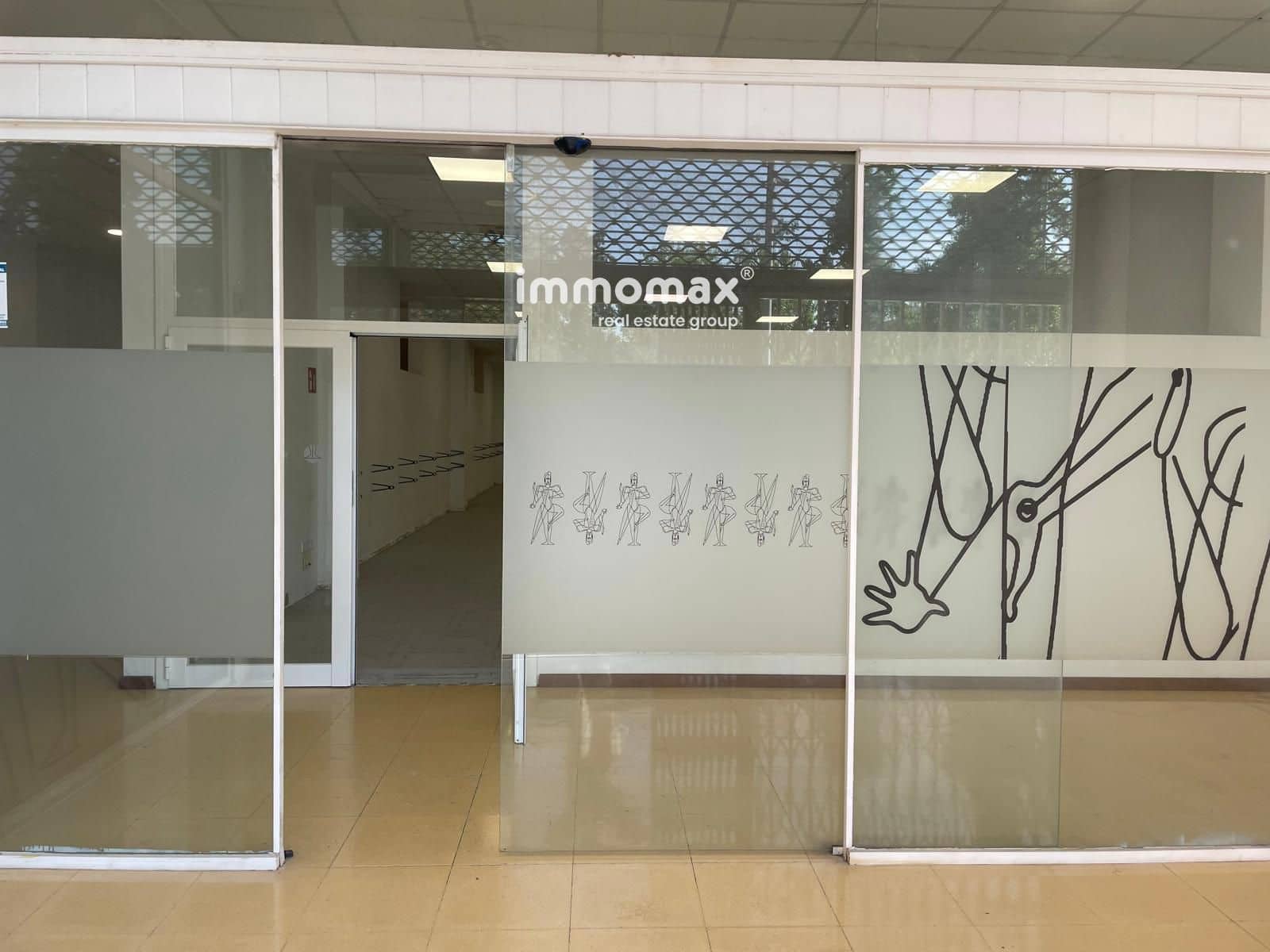 Commercial for sale in Tortosa - € 350,000 (Ref: 9953065)