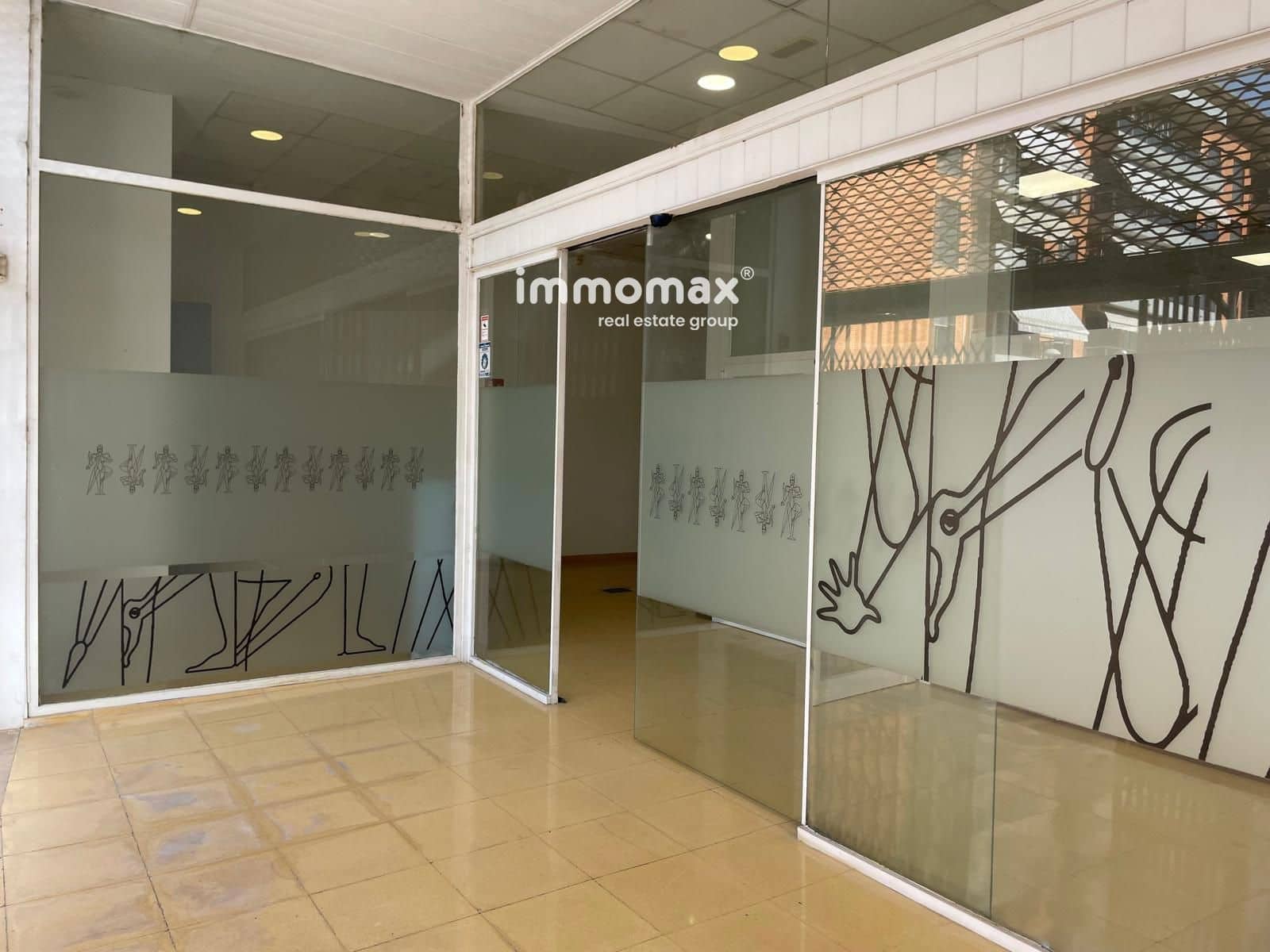 Commercial for sale in Tortosa - € 350,000 (Ref: 9953065)