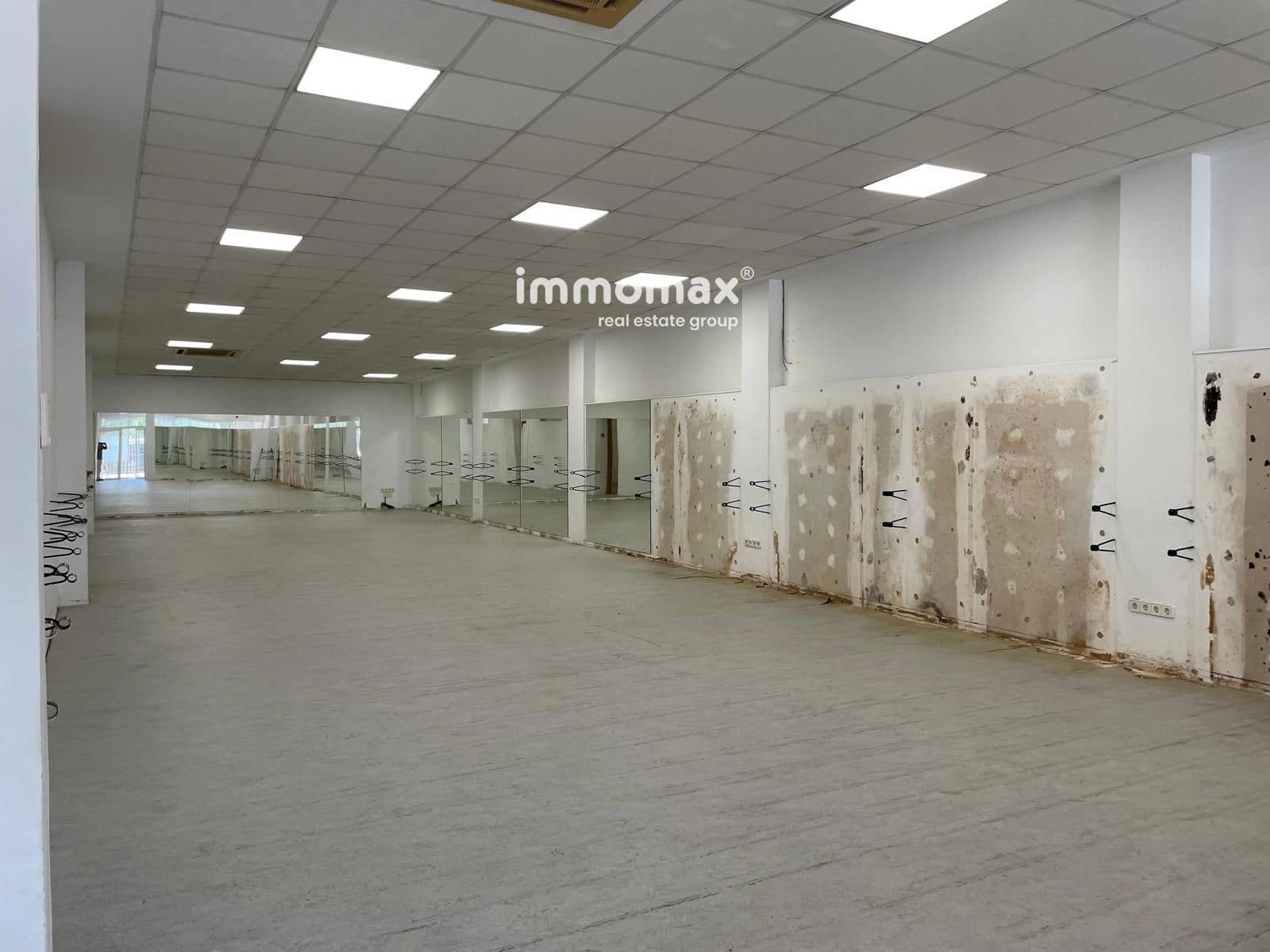 Commercial for sale in Tortosa - € 350,000 (Ref: 9953065)
