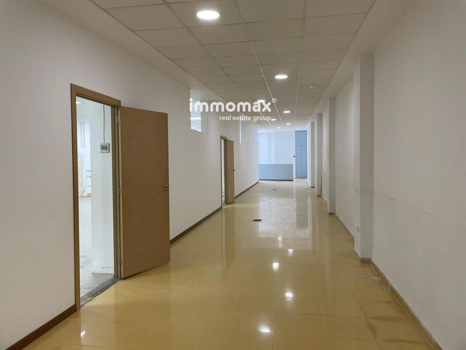 Commercial for sale in Tortosa - € 350,000 (Ref: 9953065)