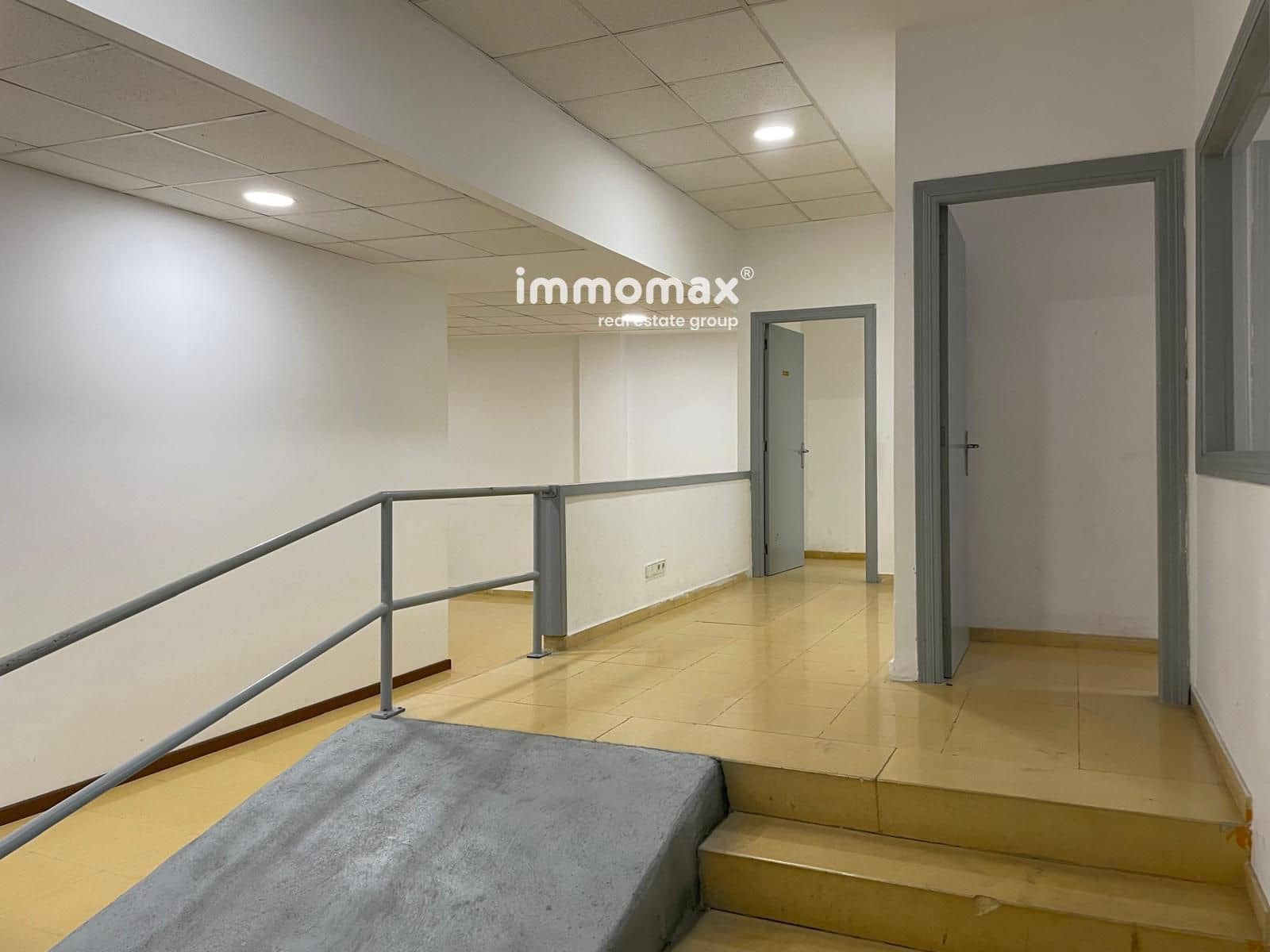 Commercial for sale in Tortosa - € 350,000 (Ref: 9953065)