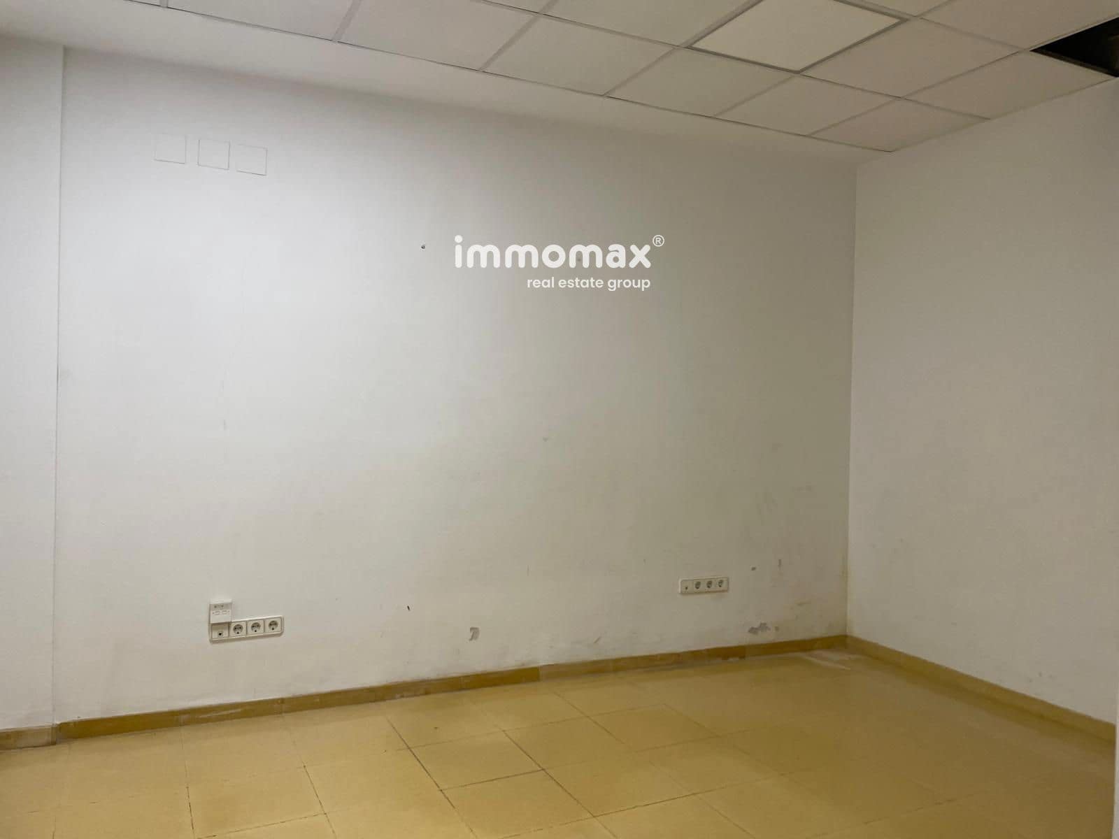 Commercial for sale in Tortosa - € 350,000 (Ref: 9953065)