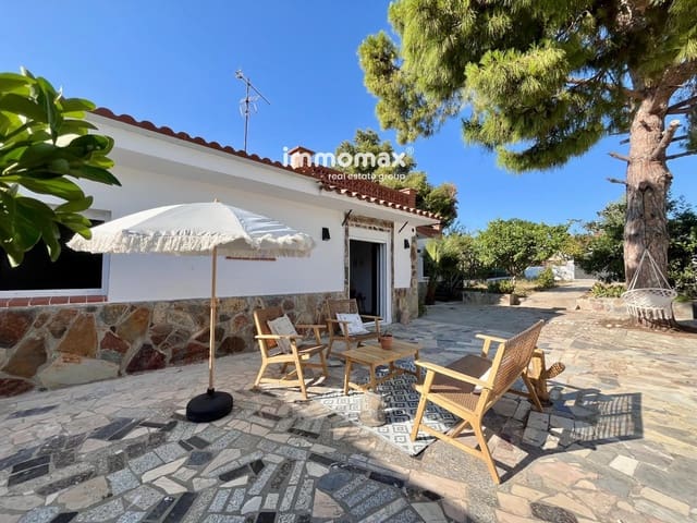 Chalet de 3 habitaciones en Vilanova i la Geltrú en venta con garaje - 357.000 € (Ref: 9956065)