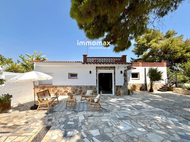 Chalet de 3 habitaciones en Vilanova i la Geltrú en venta con garaje - 357.000 € (Ref: 9956065)