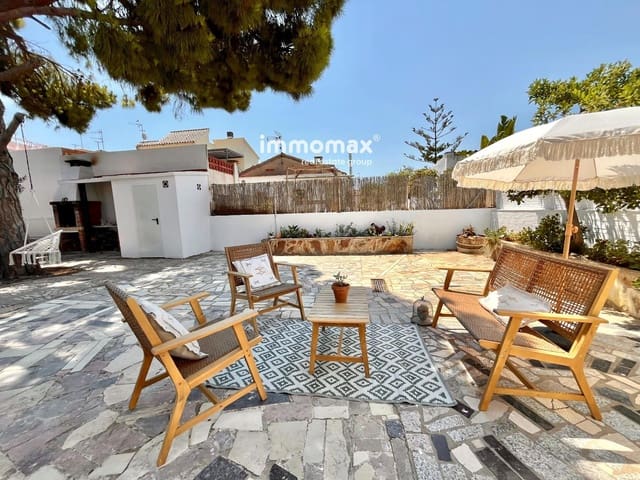 Chalet de 3 habitaciones en Vilanova i la Geltrú en venta con garaje - 357.000 € (Ref: 9956065)