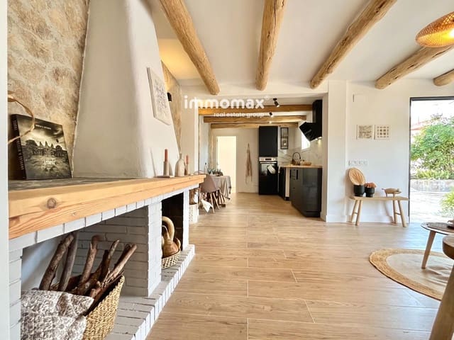 Chalet de 3 habitaciones en Vilanova i la Geltrú en venta con garaje - 357.000 € (Ref: 9956065)