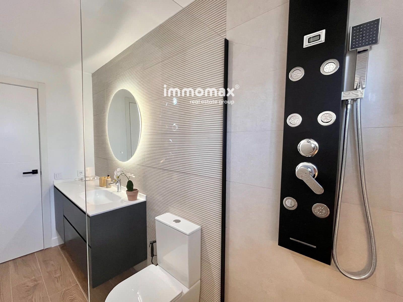 Chalet de 3 habitaciones en Vilanova i la Geltrú en venta con garaje - 357.000 € (Ref: 9956065)