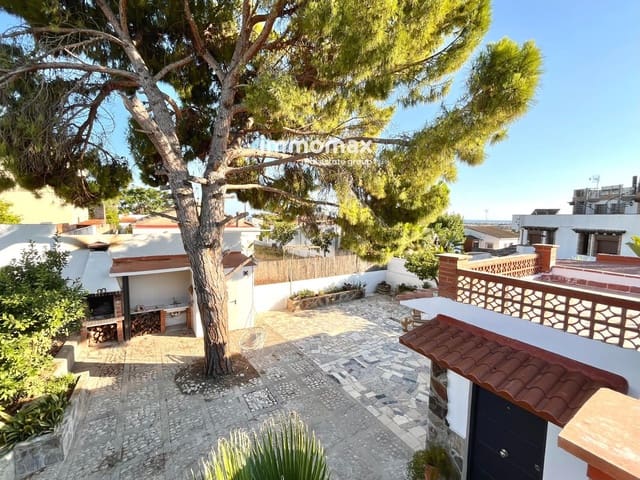 Chalet de 3 habitaciones en Vilanova i la Geltrú en venta con garaje - 357.000 € (Ref: 9956065)