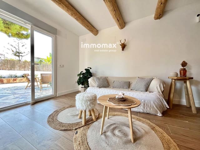 Chalet de 3 habitaciones en Vilanova i la Geltrú en venta con garaje - 357.000 € (Ref: 9956065)