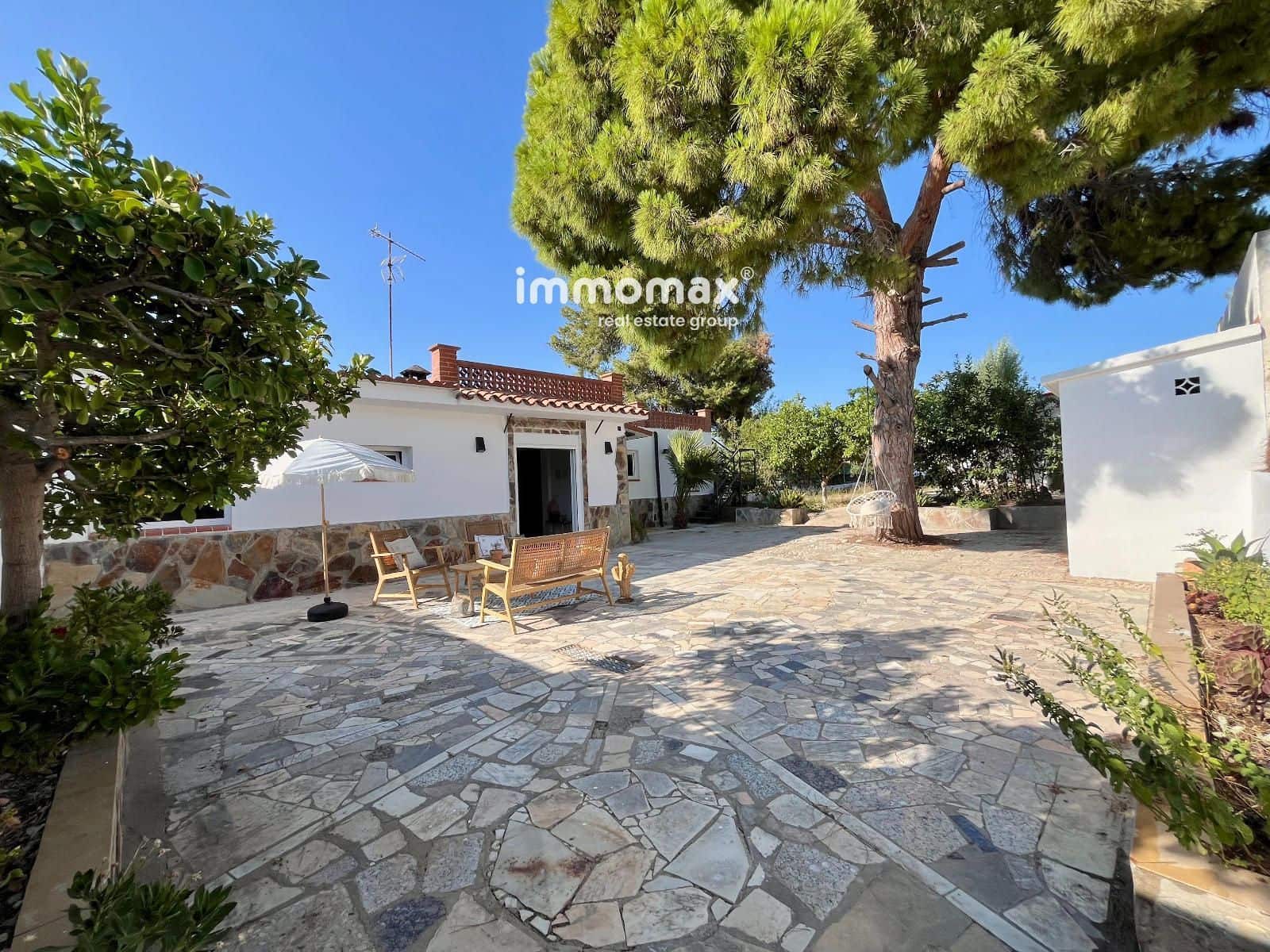 Chalet de 3 habitaciones en Vilanova i la Geltrú en venta con garaje - 357.000 € (Ref: 9956065)