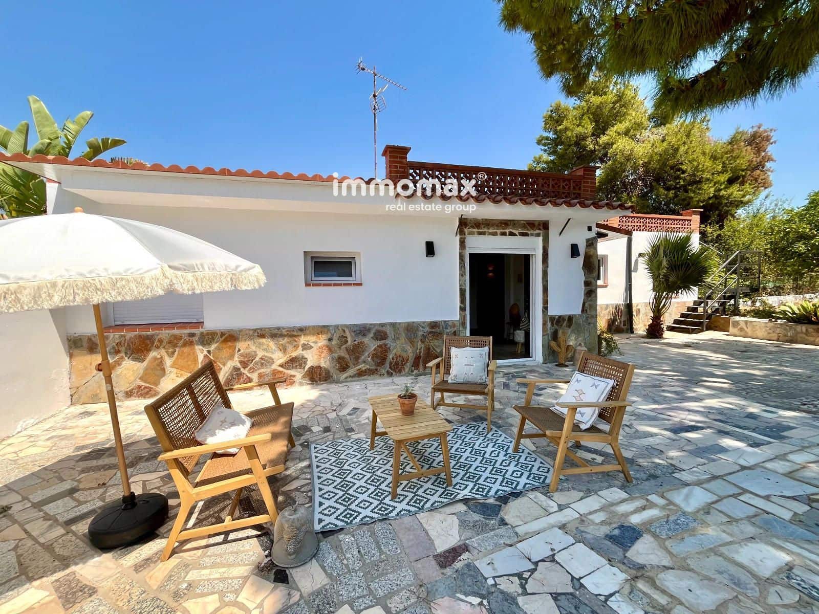 Chalet de 3 habitaciones en Vilanova i la Geltrú en venta con garaje - 357.000 € (Ref: 9956065)