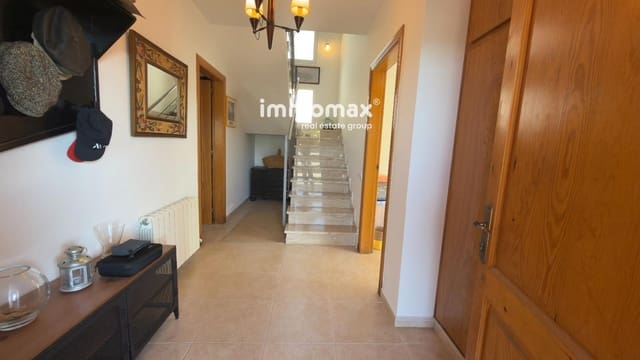 4 chambre Villa/Maison à vendre à Bigues i Riells avec piscine garage - 470 000 € (Ref: 9958553)