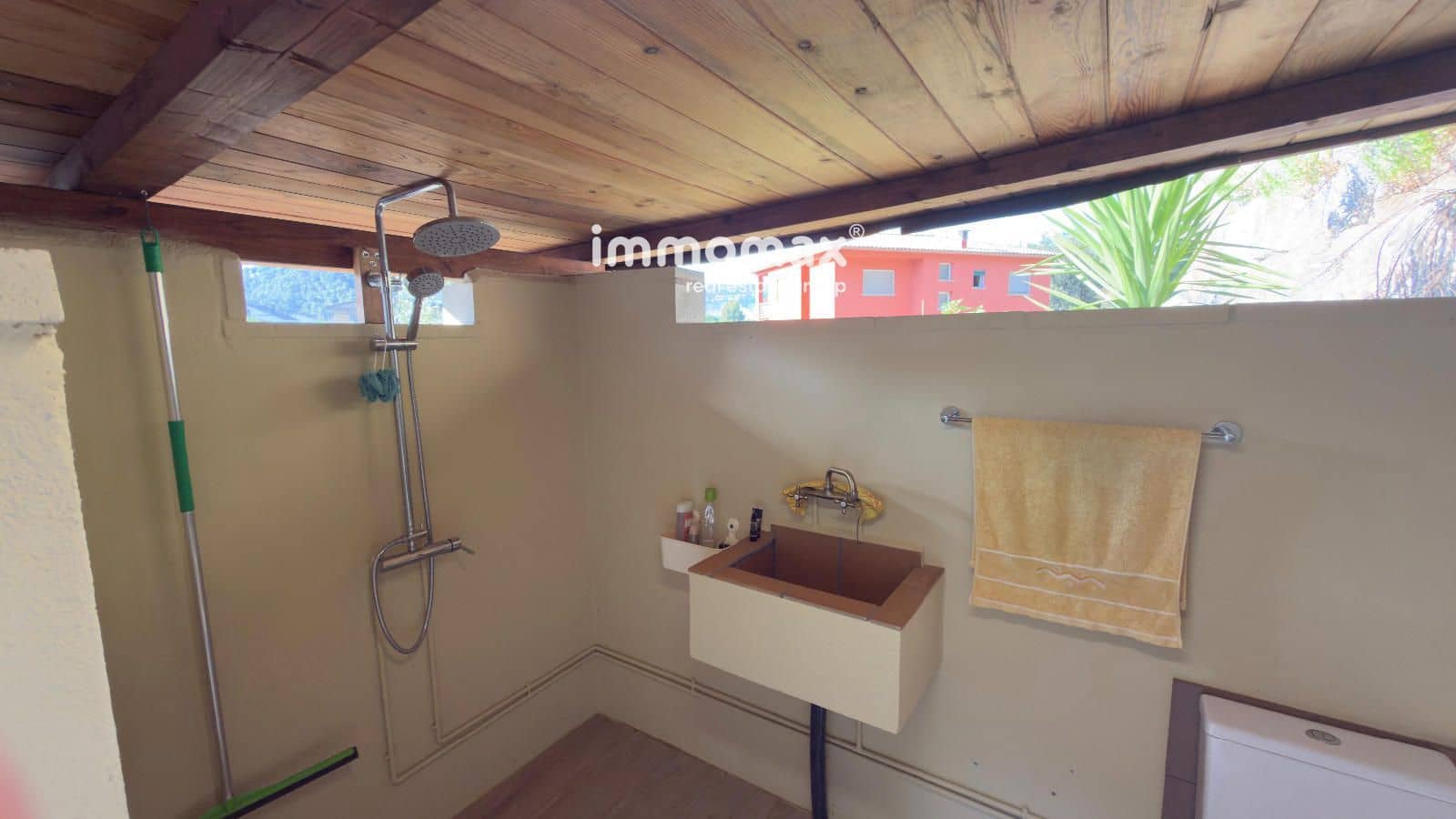 Chalet de 4 habitaciones en Bigues i Riells en venta con piscina garaje - 470.000 € (Ref: 9958553)