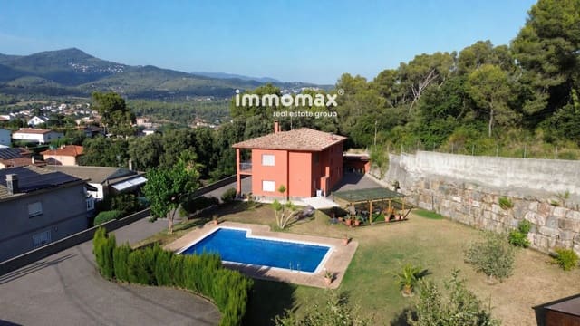 4 chambre Villa/Maison à vendre à Bigues i Riells avec piscine garage - 470 000 € (Ref: 9958553)