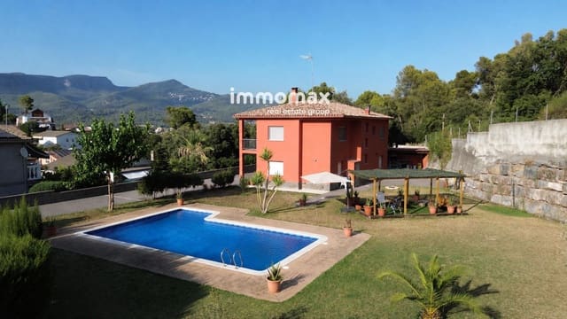 4 chambre Villa/Maison à vendre à Bigues i Riells avec piscine garage - 470 000 € (Ref: 9958553)