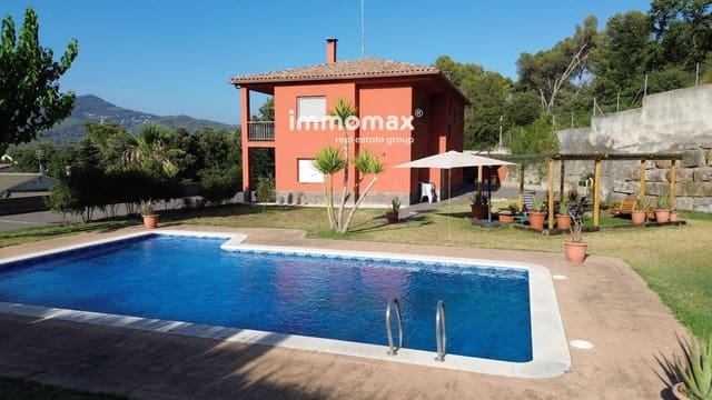 4 chambre Villa/Maison à vendre à Bigues i Riells avec piscine garage - 470 000 € (Ref: 9958553)