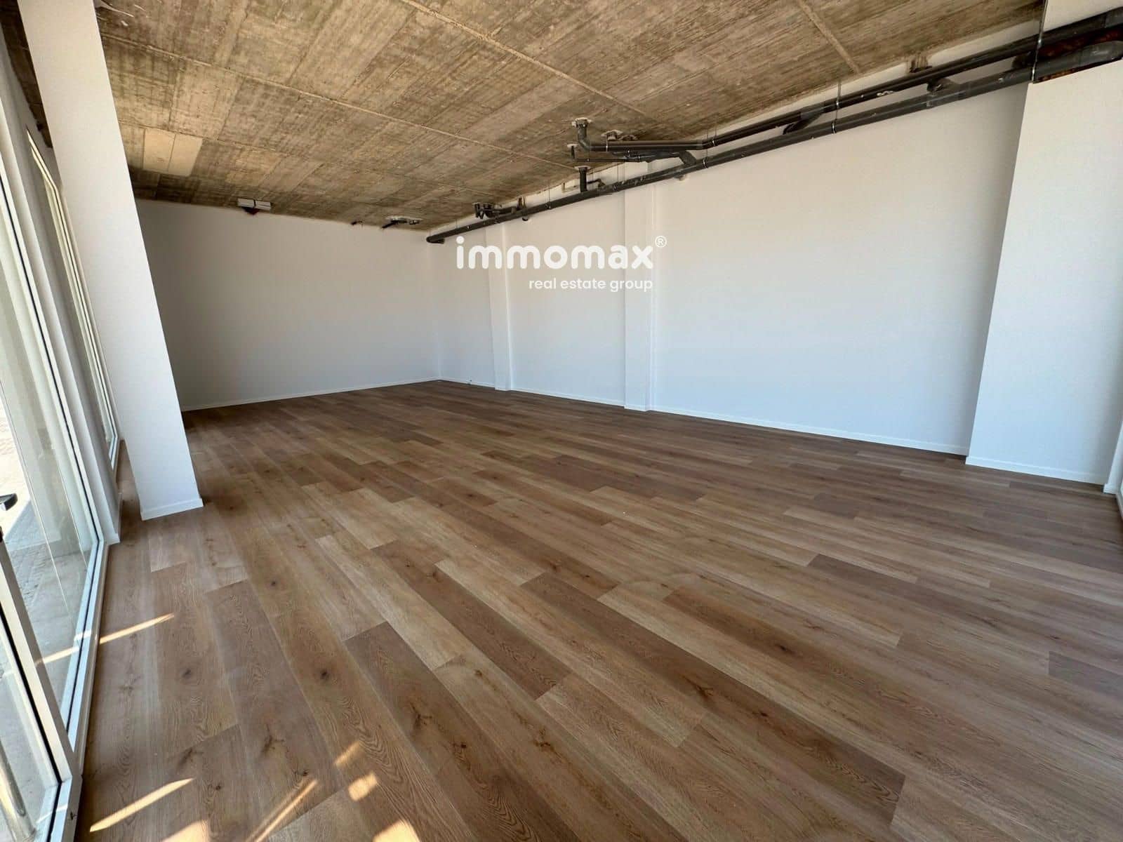 Commercial for rent in El Prat de Llobregat - € 2,500 (Ref: 9961525)