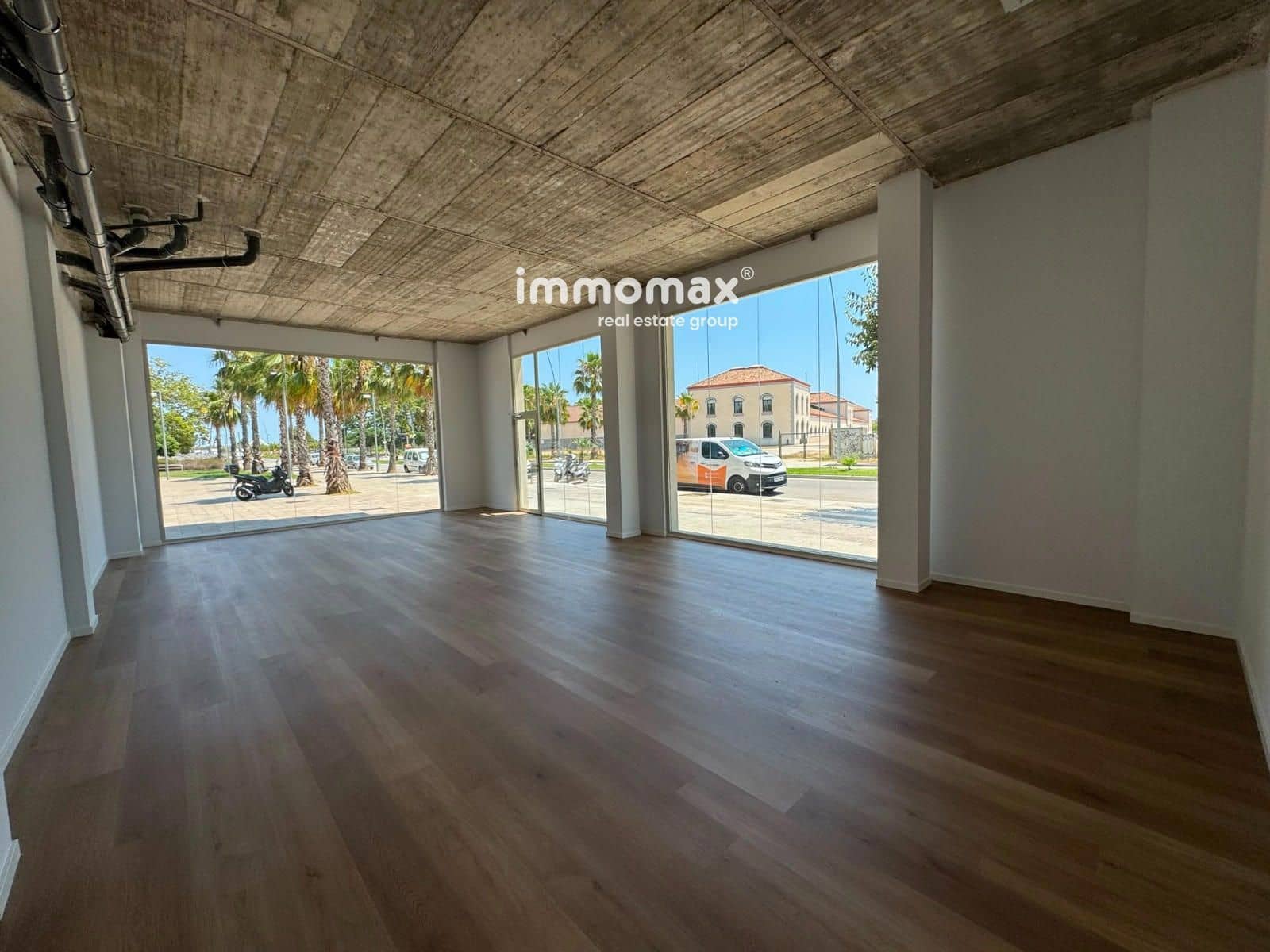 Commercial for rent in El Prat de Llobregat - € 2,500 (Ref: 9961525)