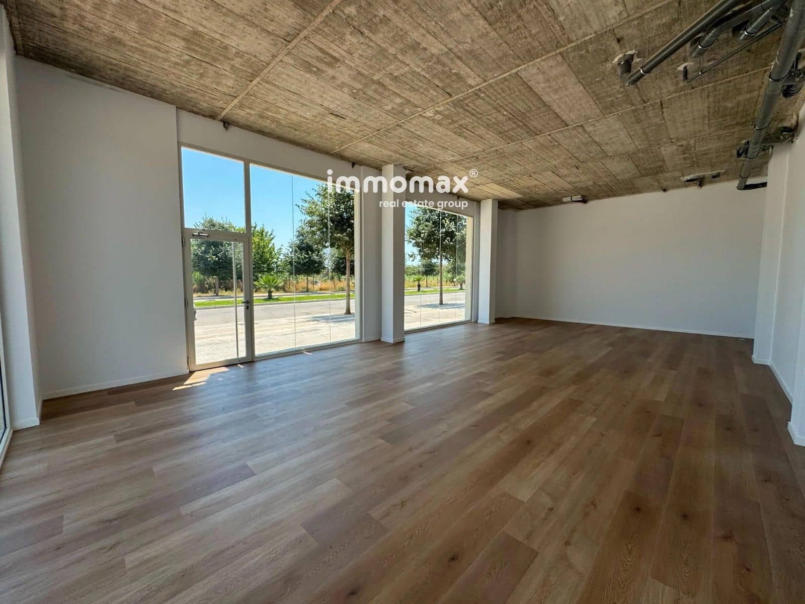 Commercial for rent in El Prat de Llobregat - € 2,500 (Ref: 9961525)