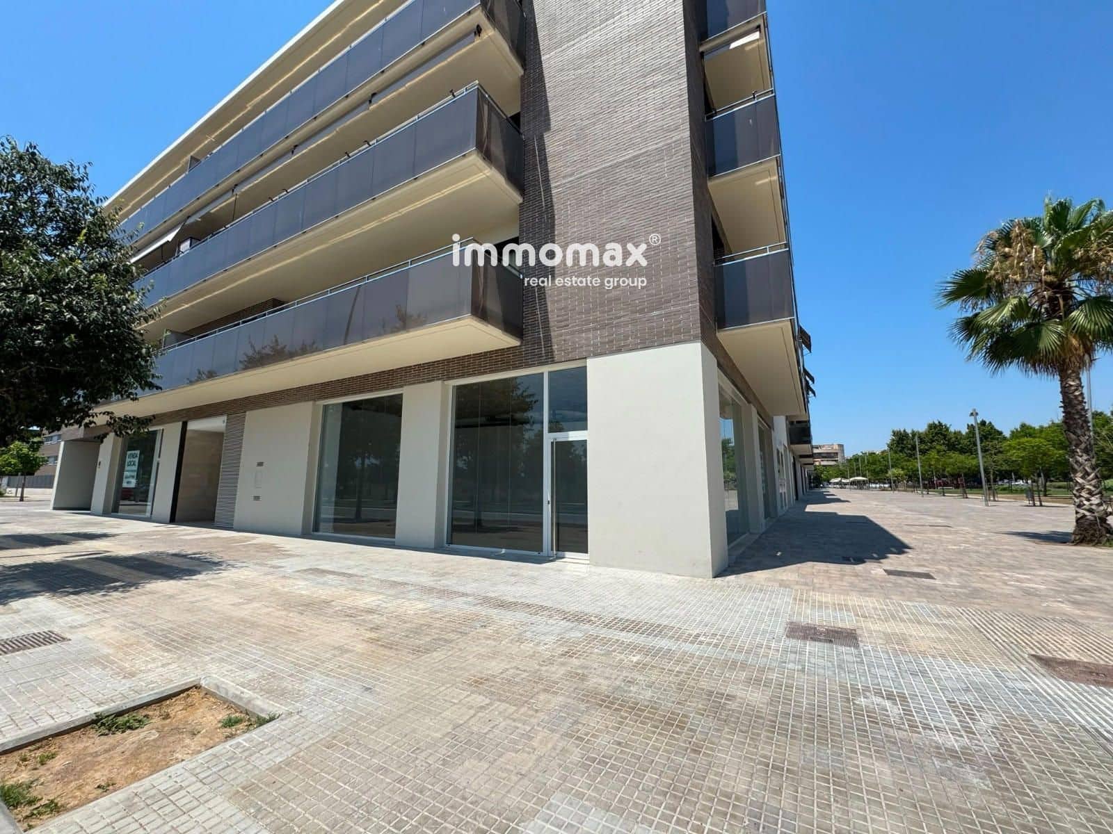 Commercial for rent in El Prat de Llobregat - € 2,500 (Ref: 9961525)